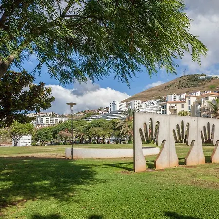 Ajuda Star-1 Apartment